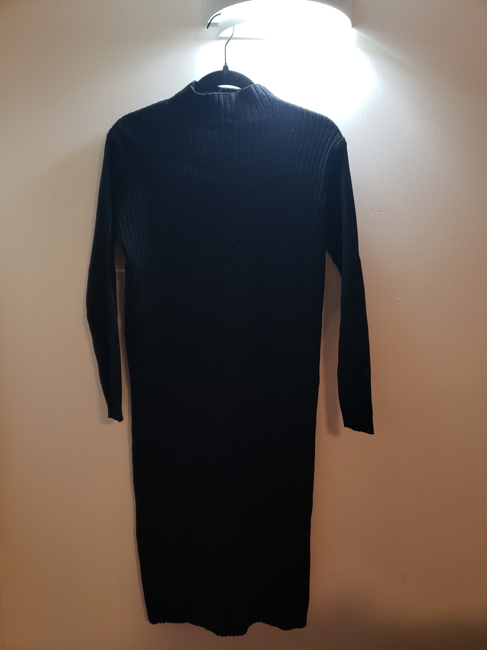 Classic Black Ribbed Long-Sleeve Dress